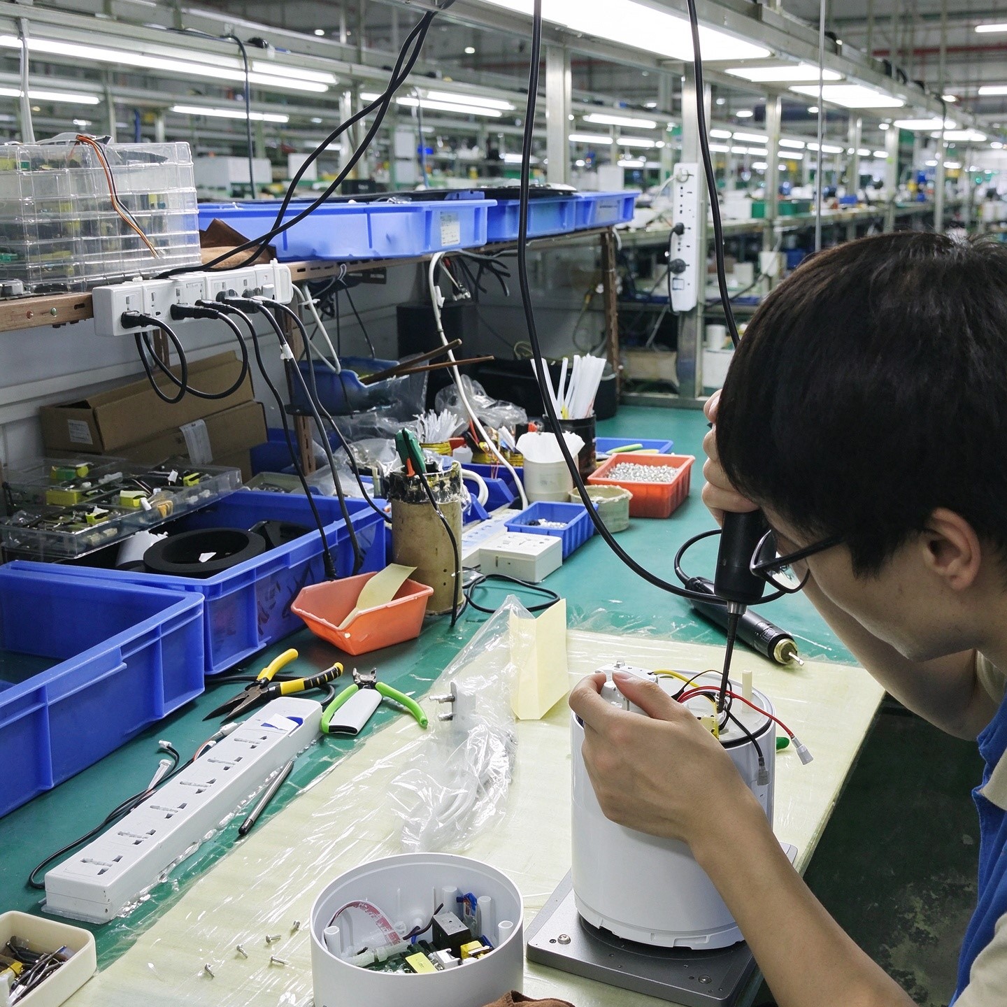 Final quality inspection of bladeless fan components and functions