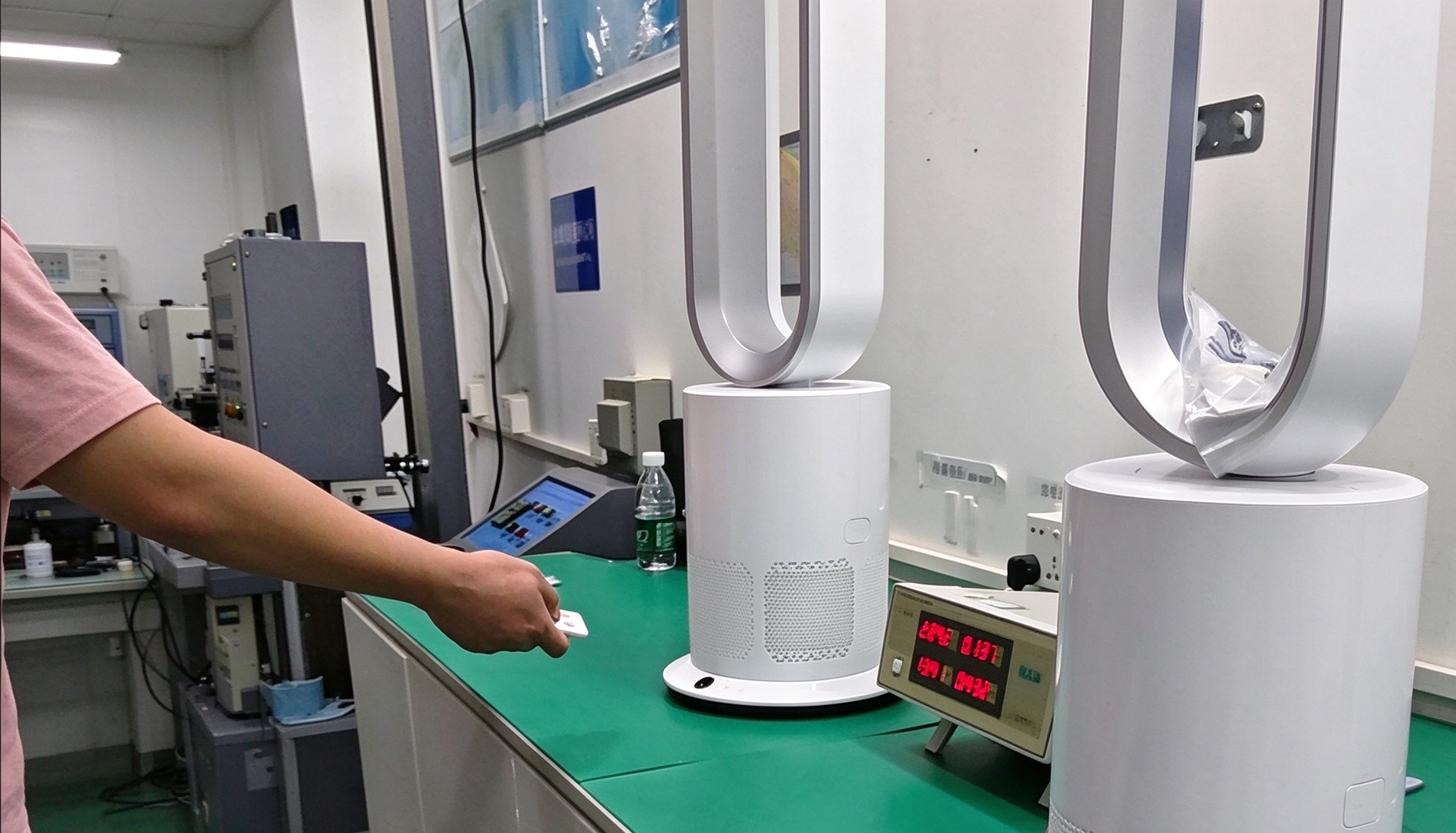 Quality testing of smart bladeless fans before shipment